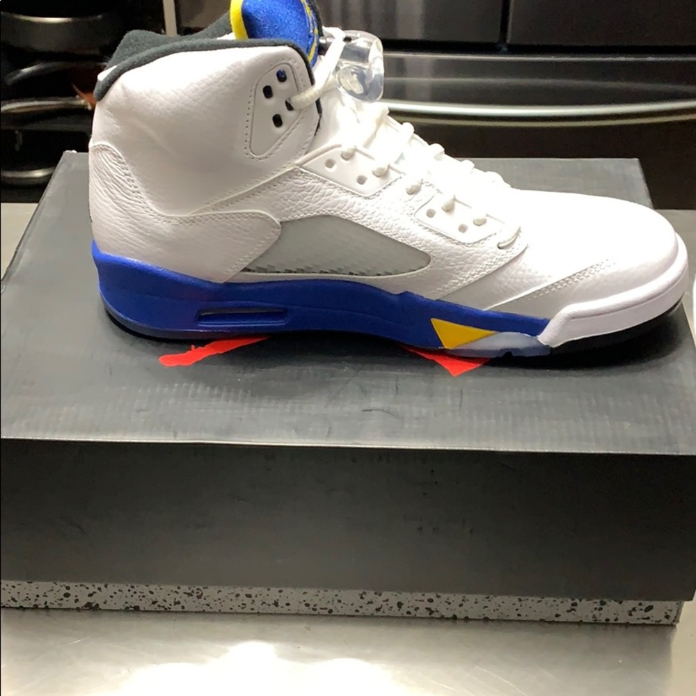 Jordan retro 5 “laney” size 9.5 bnib